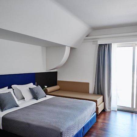 קאטוליקה Hotel Negresco מראה חיצוני תמונה