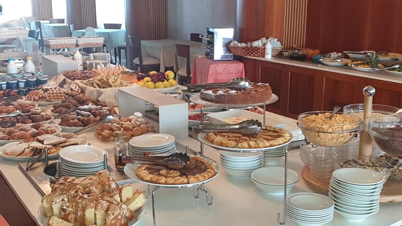 קאטוליקה Hotel Negresco מראה חיצוני תמונה