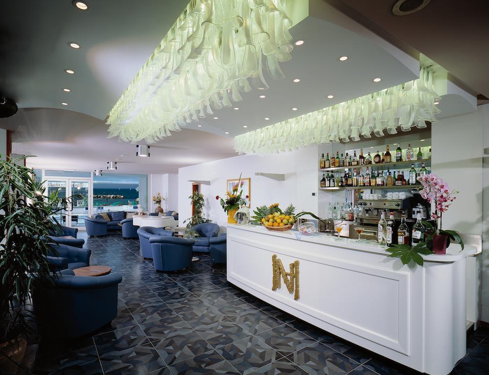 קאטוליקה Hotel Negresco מראה חיצוני תמונה